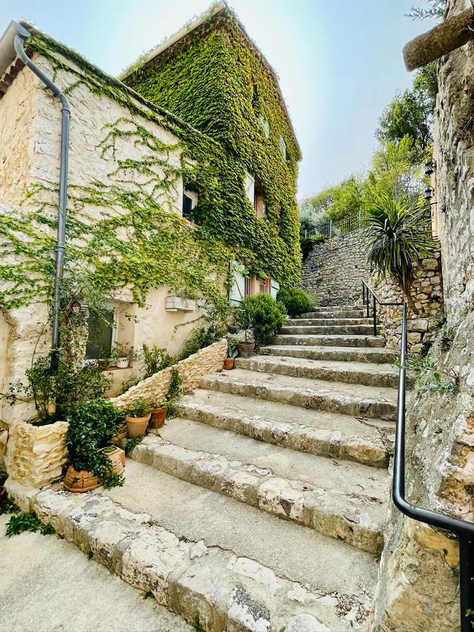 Bel Appartement Duplex Ventabren Exterior photo