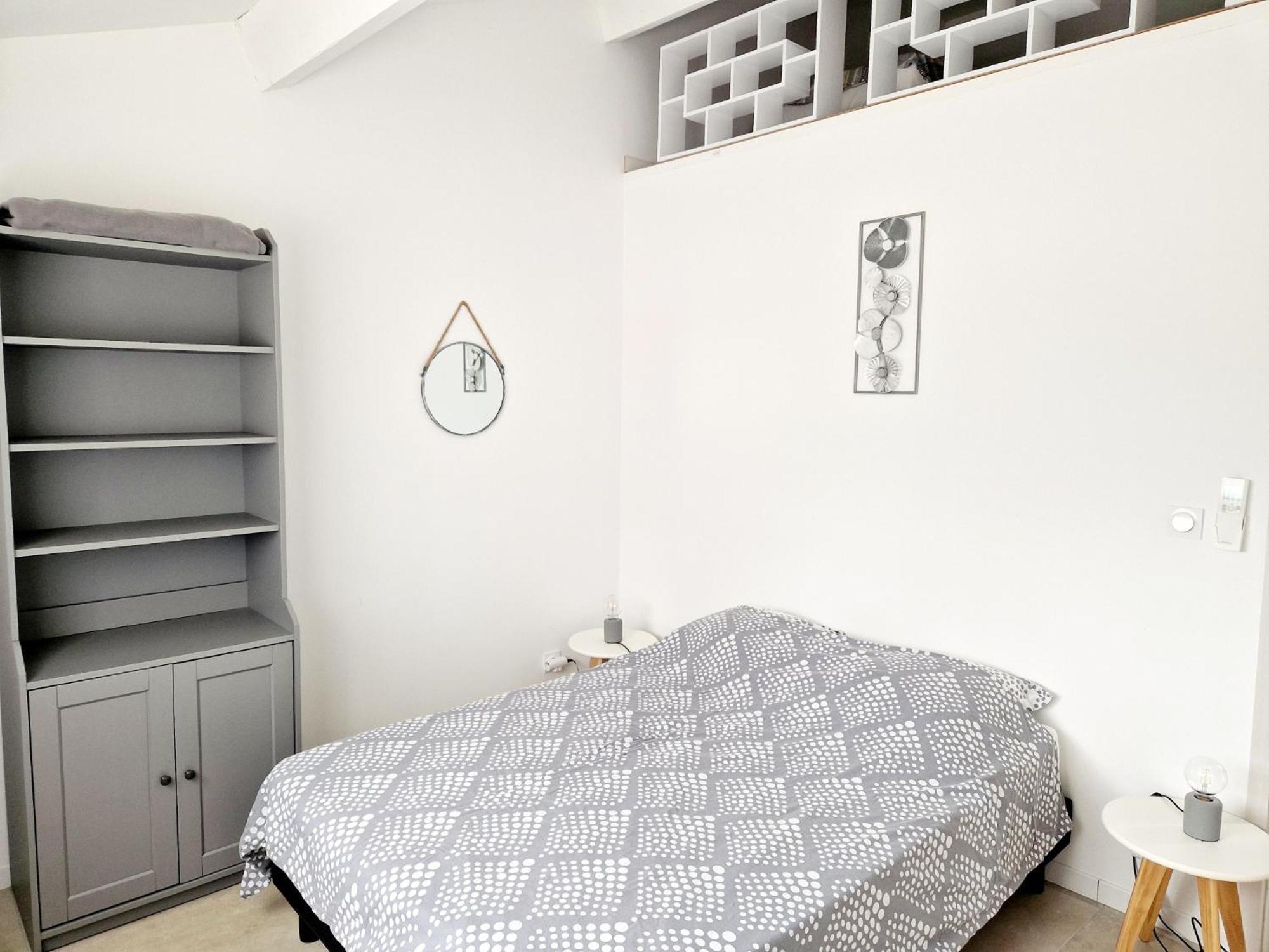 Bel Appartement Duplex Ventabren Exterior photo